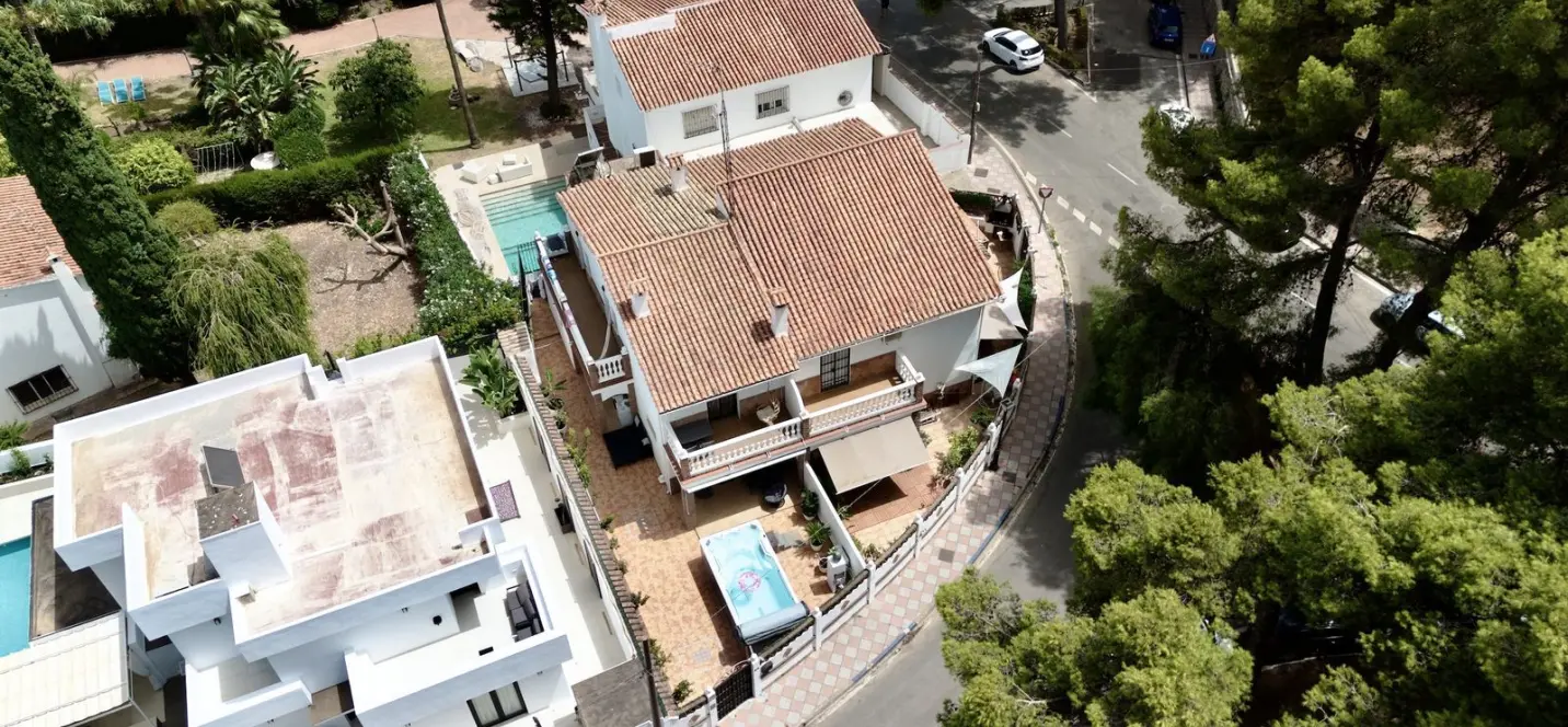Краткосрочная аренда дома на две семьи в Nueva Andalucía 2
