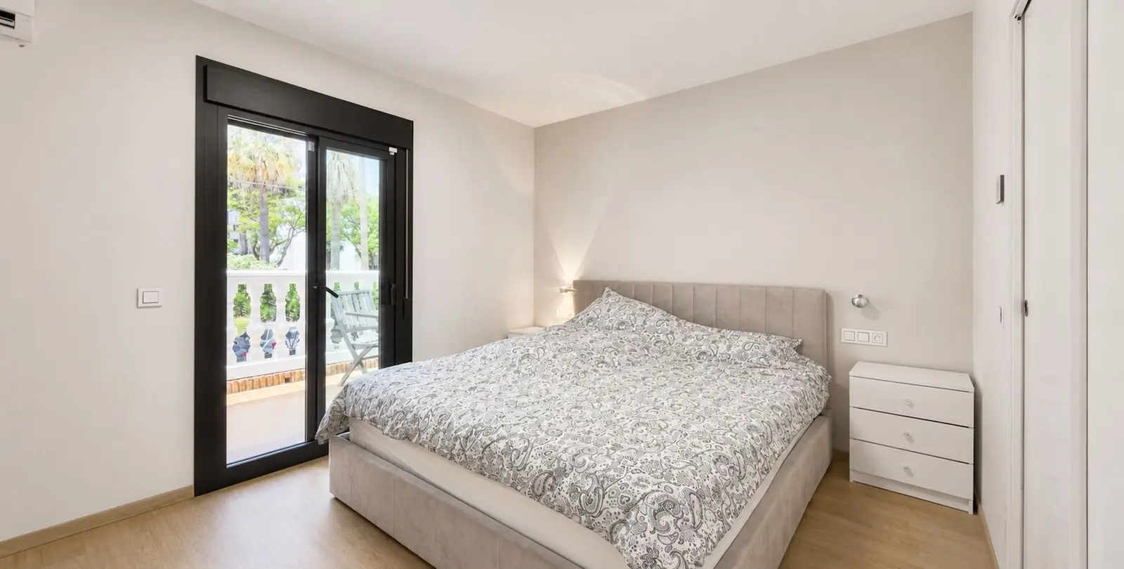 Short-term rent of semi-detached house in Nueva Andalucía 28