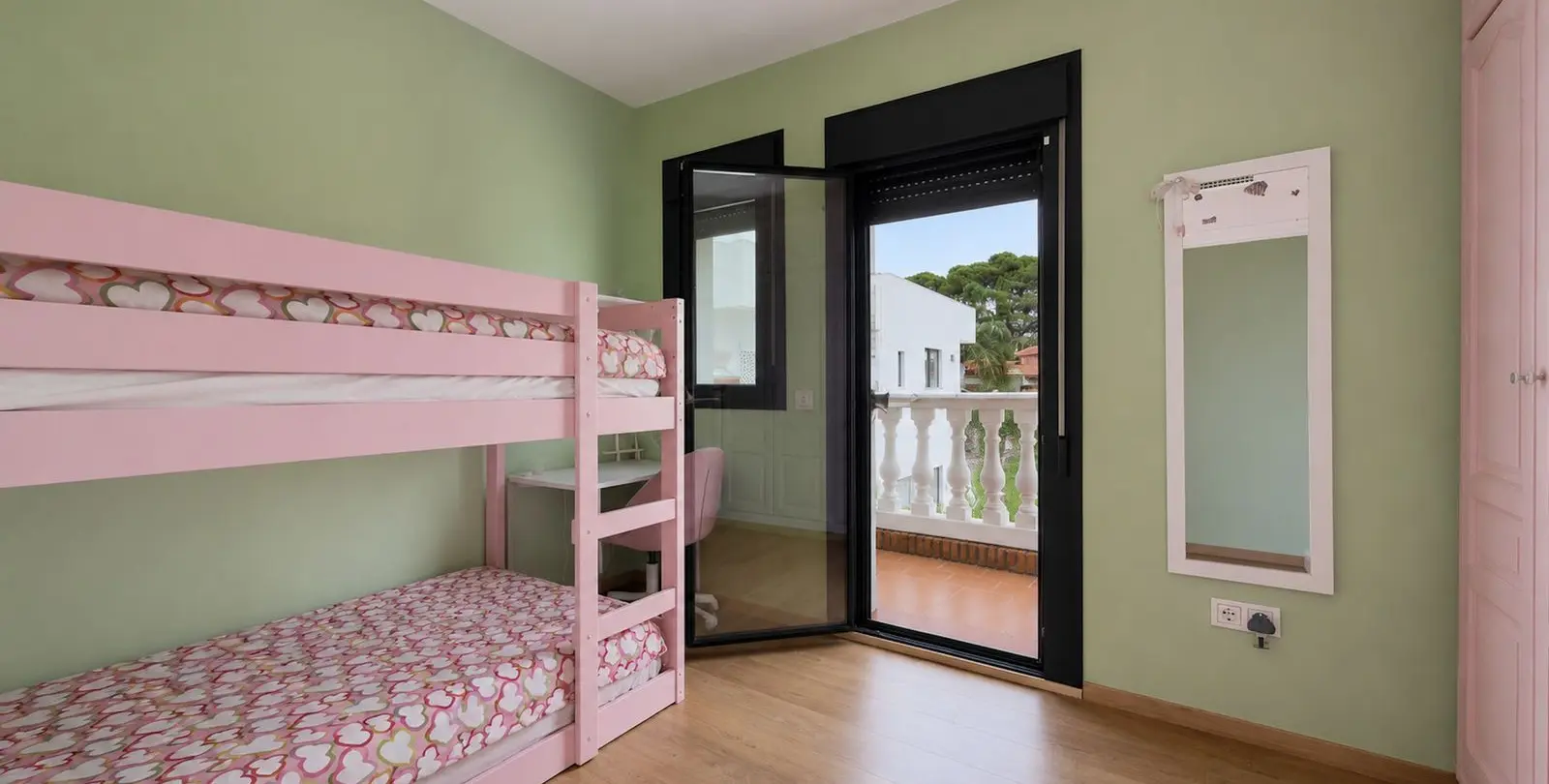 Short-term rent of semi-detached house in Nueva Andalucía 37