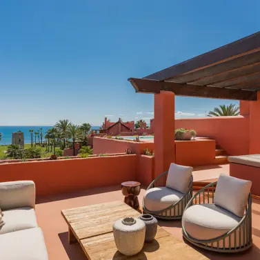 Venta de ático dúplex en Estepona