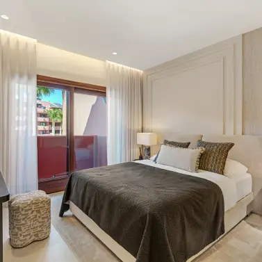 Venta de ático dúplex en Estepona