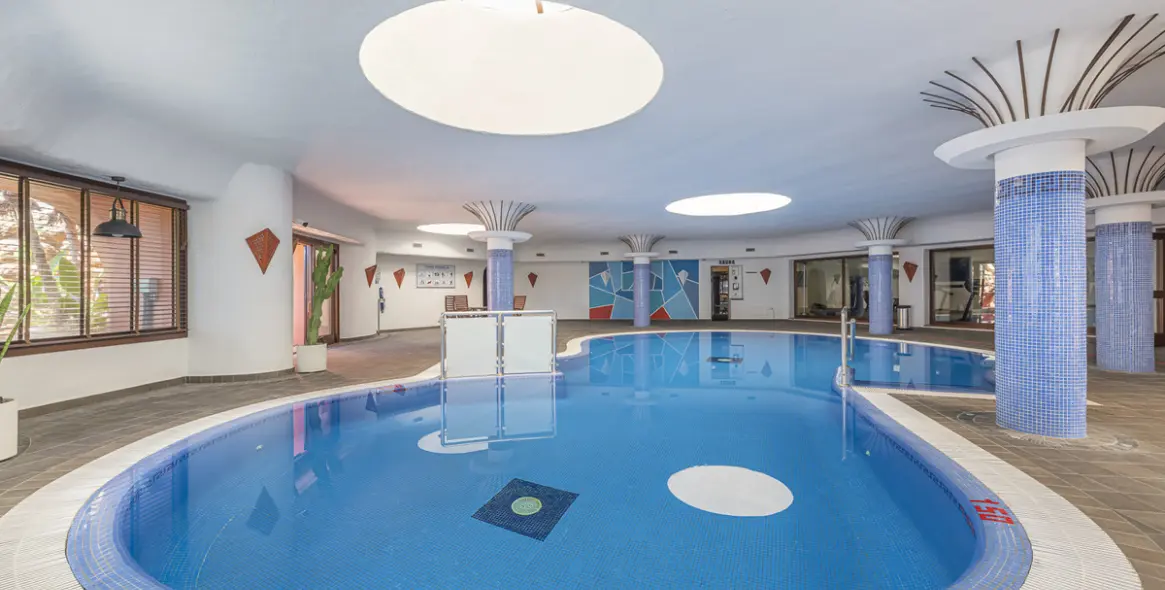 Venta de ático dúplex en Estepona 26