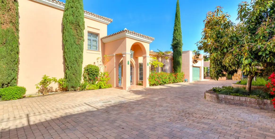 Venta de villa independiente en Benahavís 1