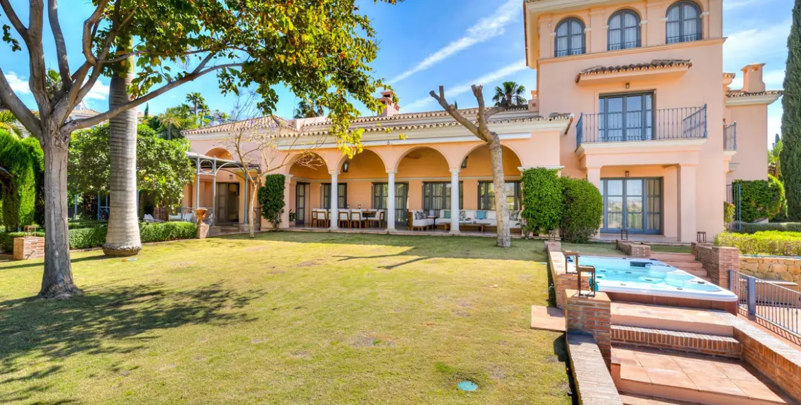 Venta de villa independiente en Benahavís 2