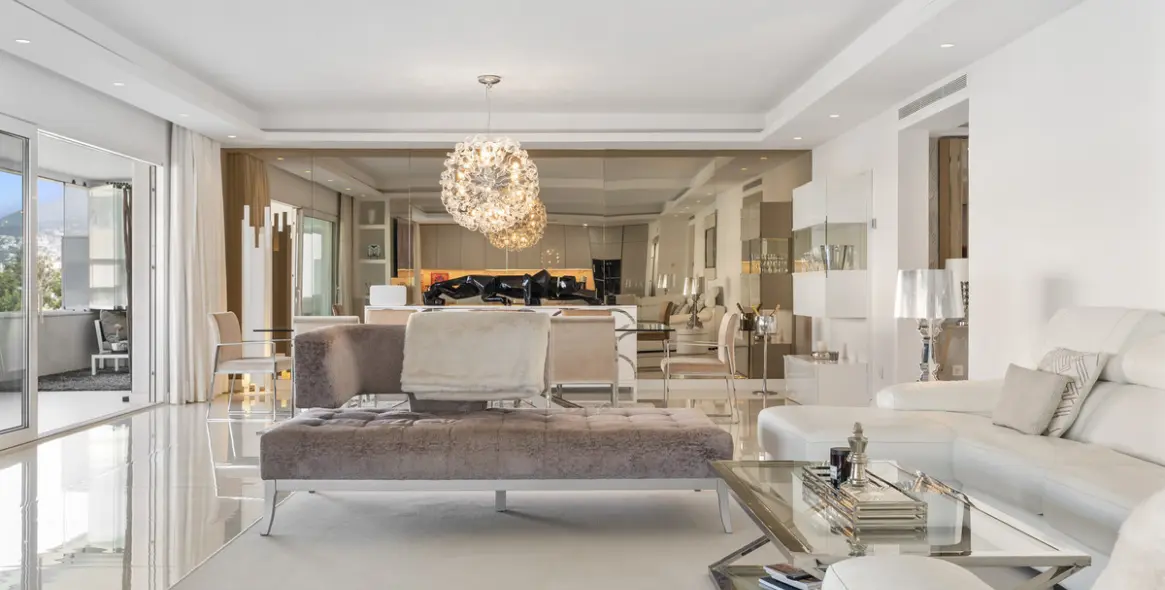 Short-term rent of middle floor apartment in Puerto Banús 3