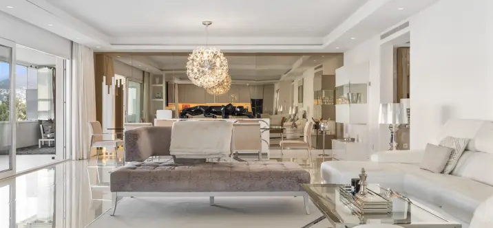Short-term rent of middle floor apartment in Puerto Banús 2