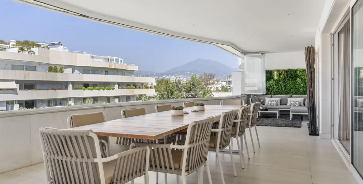 Short-term rent of middle floor apartment in Puerto Banús 9