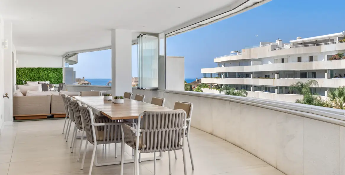 Short-term rent of middle floor apartment in Puerto Banús 10