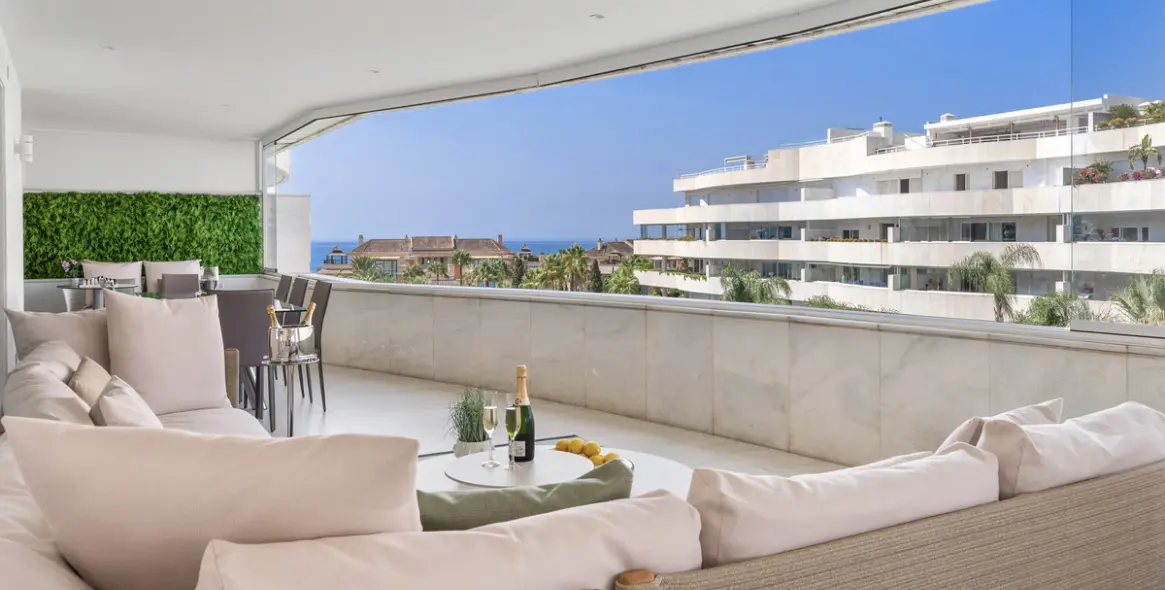 Short-term rent of middle floor apartment in Puerto Banús 13