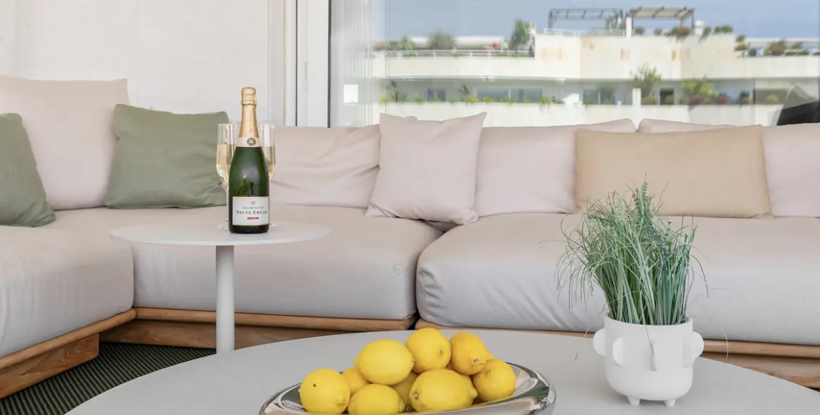 Short-term rent of middle floor apartment in Puerto Banús 14