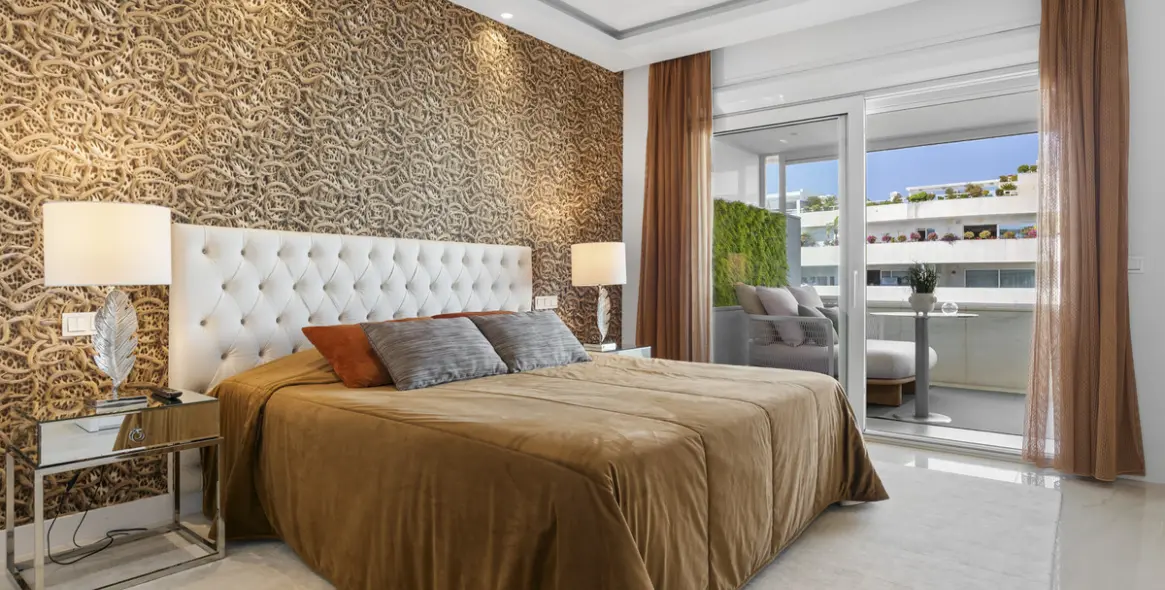Short-term rent of middle floor apartment in Puerto Banús 19