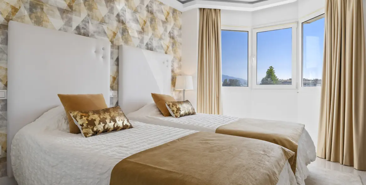 Short-term rent of middle floor apartment in Puerto Banús 23
