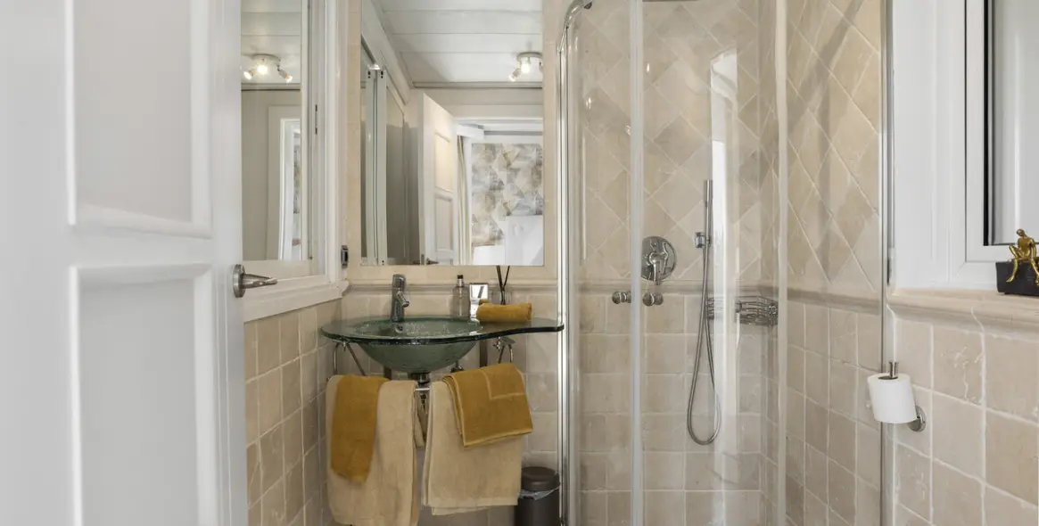 Short-term rent of middle floor apartment in Puerto Banús 25