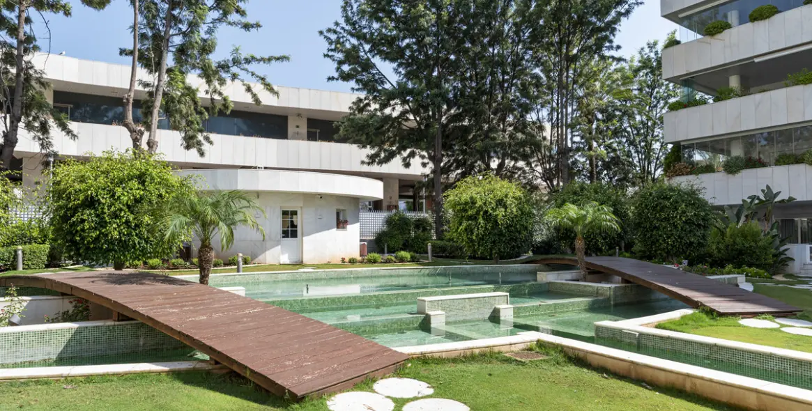 Short-term rent of middle floor apartment in Puerto Banús 38