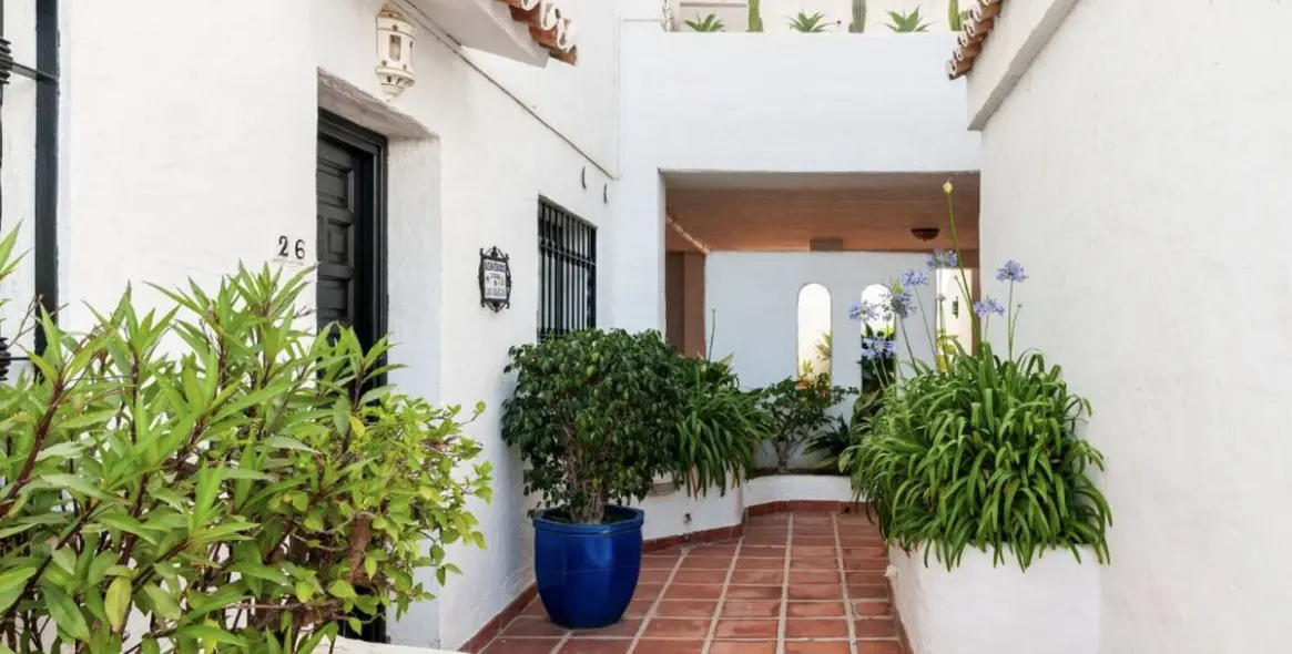 Long-term rent of ground floor apartment in Marbella 3
