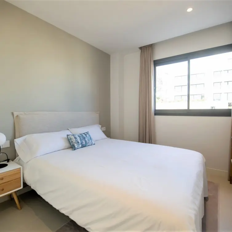 Sale of middle floor apartment in Higueron