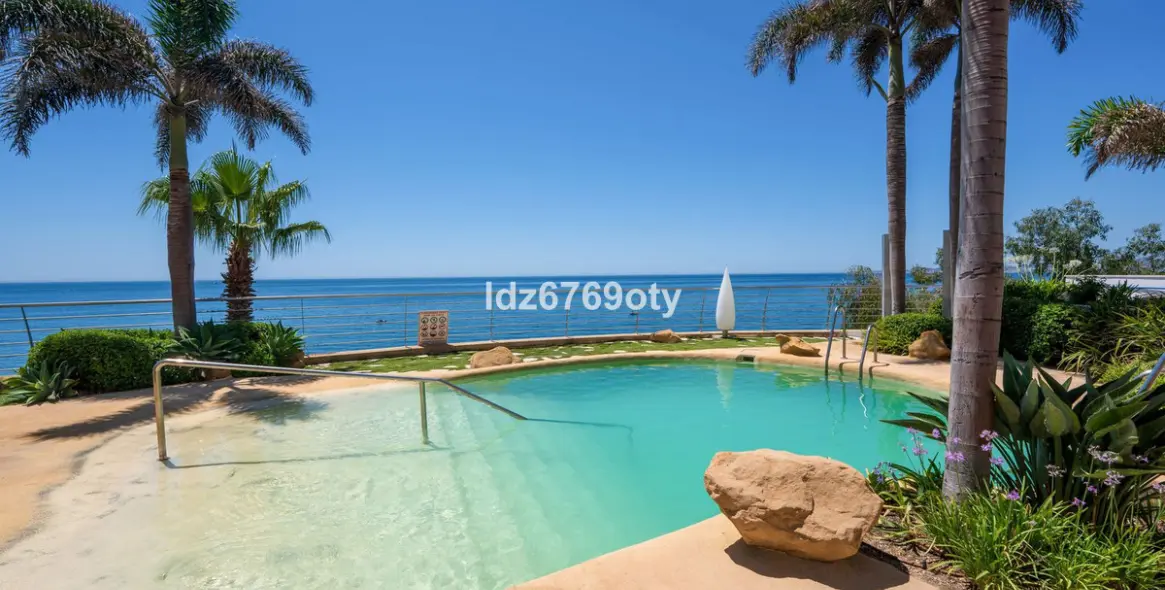 Venta de apartamento en planta media en Benalmadena Costa 1