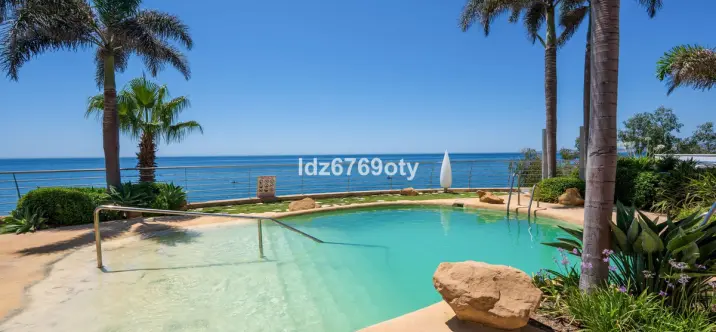 Venta de apartamento en planta media en Benalmadena Costa 0