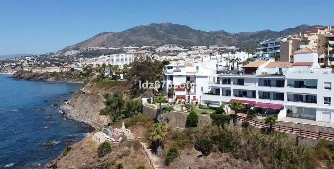 Venta de apartamento en planta media en Benalmadena Costa 2