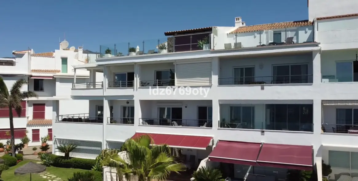 Venta de apartamento en planta media en Benalmadena Costa 3