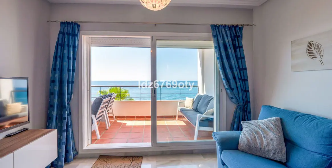 Venta de apartamento en planta media en Benalmadena Costa 4