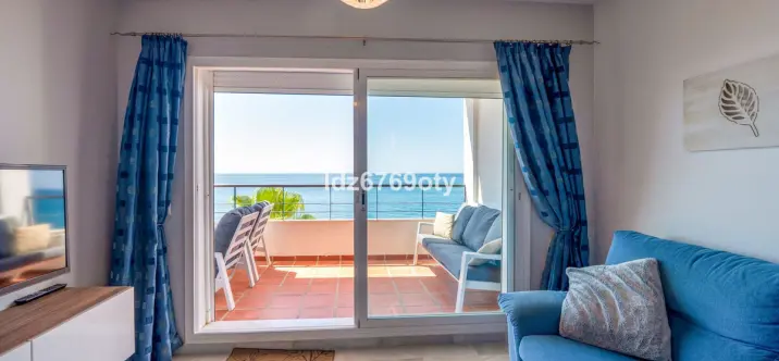 Venta de apartamento en planta media en Benalmadena Costa 3