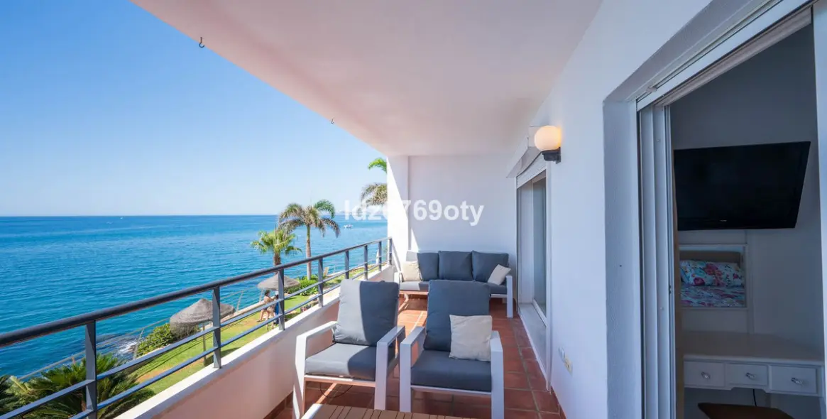 Venta de apartamento en planta media en Benalmadena Costa 5