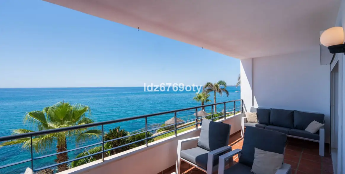 Venta de apartamento en planta media en Benalmadena Costa 6