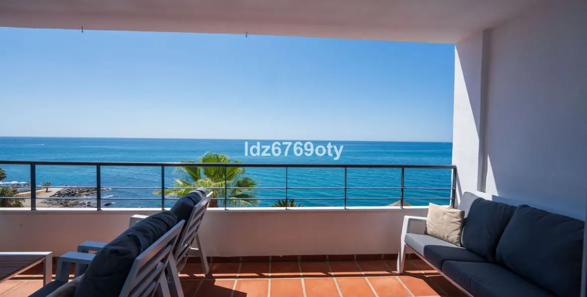 Venta de apartamento en planta media en Benalmadena Costa 7