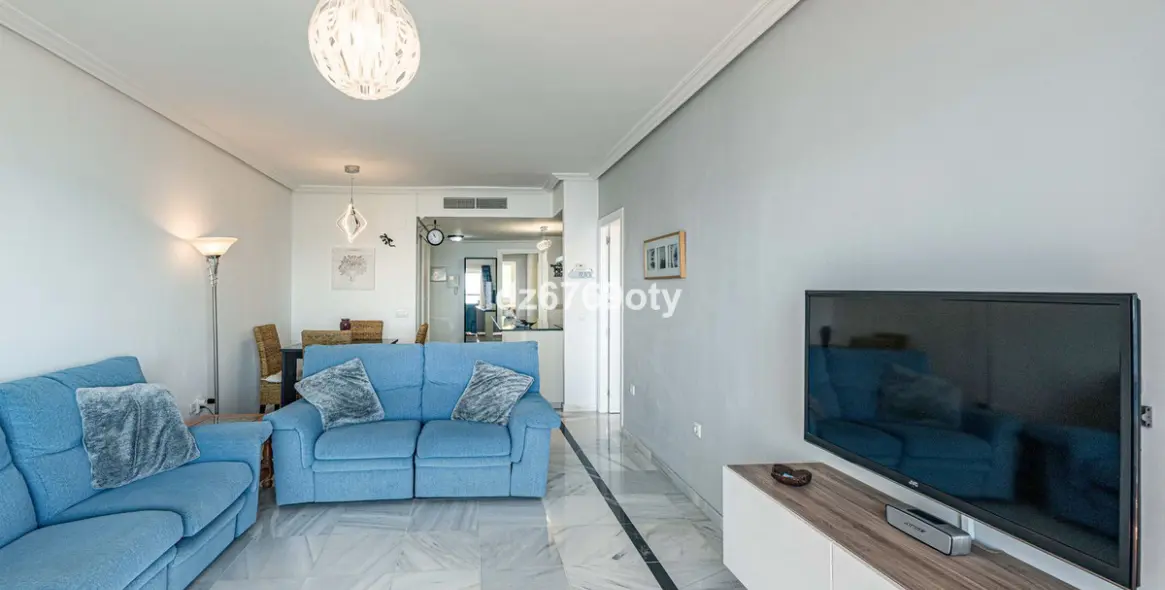 Venta de apartamento en planta media en Benalmadena Costa 14