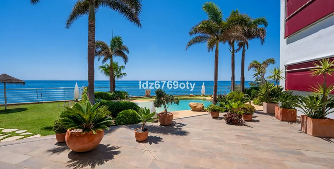 Venta de apartamento en planta media en Benalmadena Costa 32