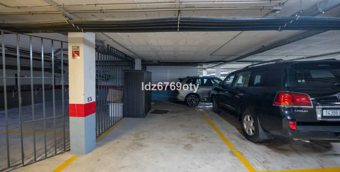 Venta de apartamento en planta media en Benalmadena Costa 35
