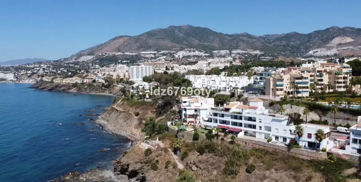 Venta de apartamento en planta media en Benalmadena Costa 37