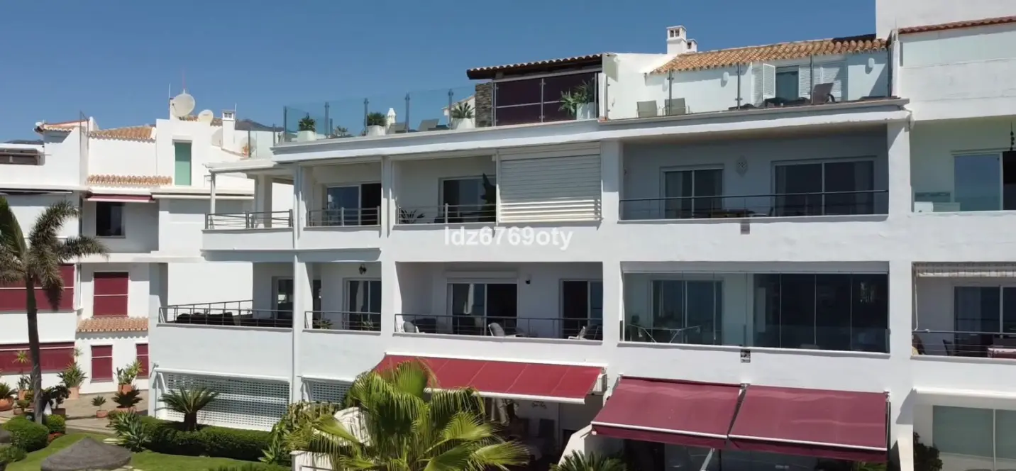 Продажа апартаментов на среднем этаже в Benalmadena Costa 2