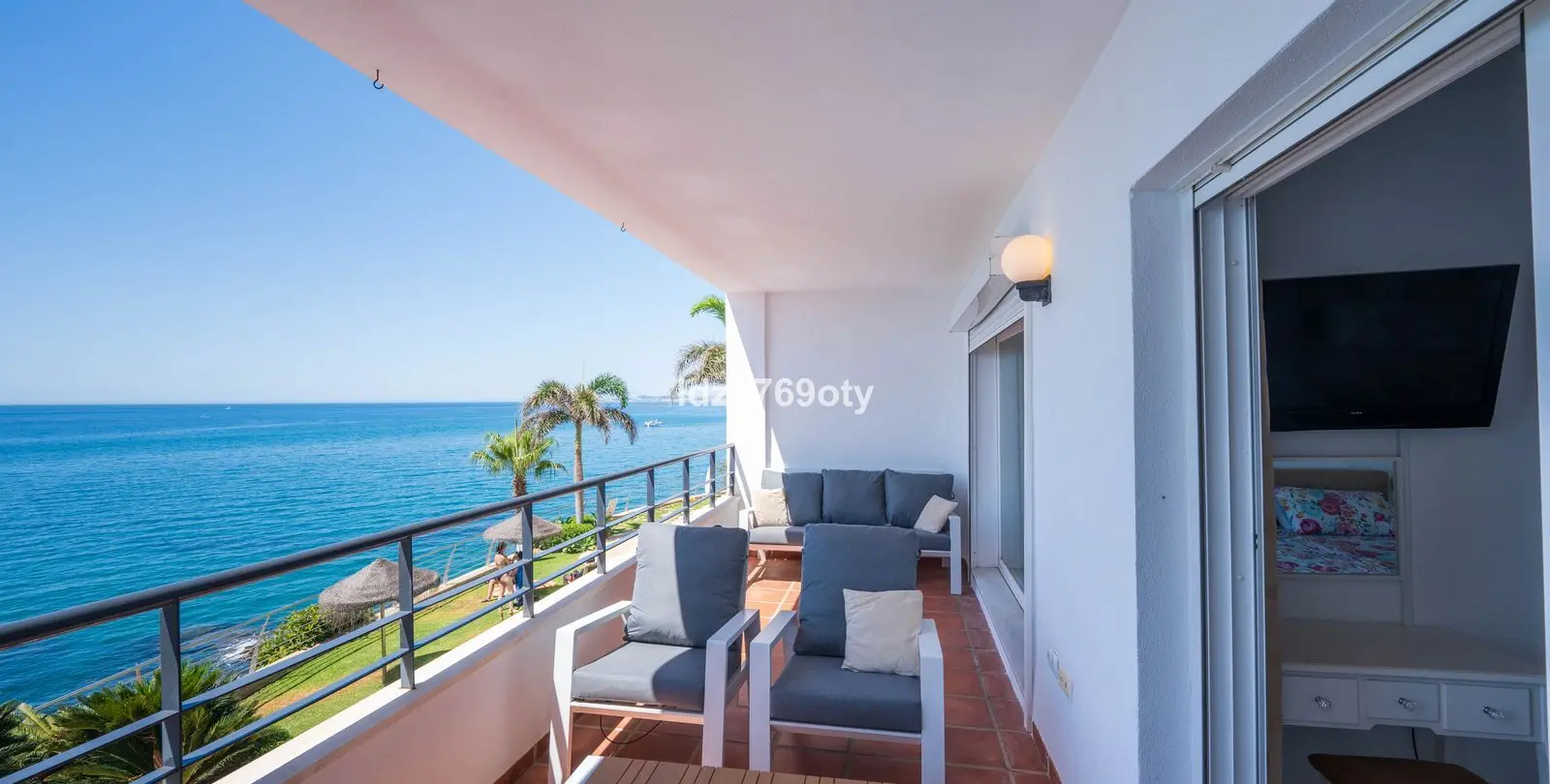 Venta de apartamento en planta media en Benalmadena Costa 5