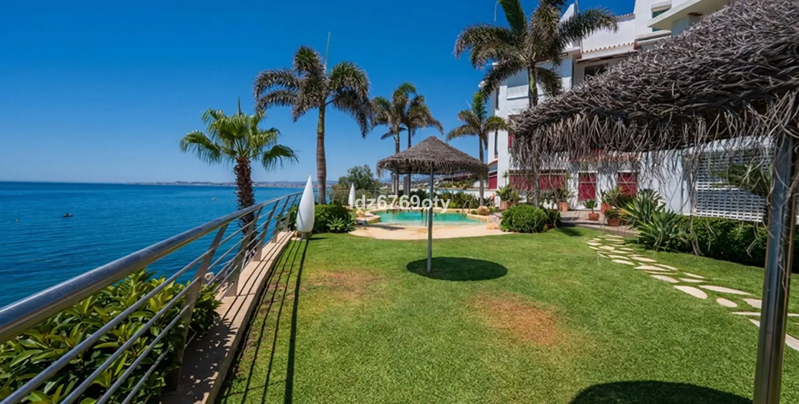 Venta de apartamento en planta media en Benalmadena Costa 30