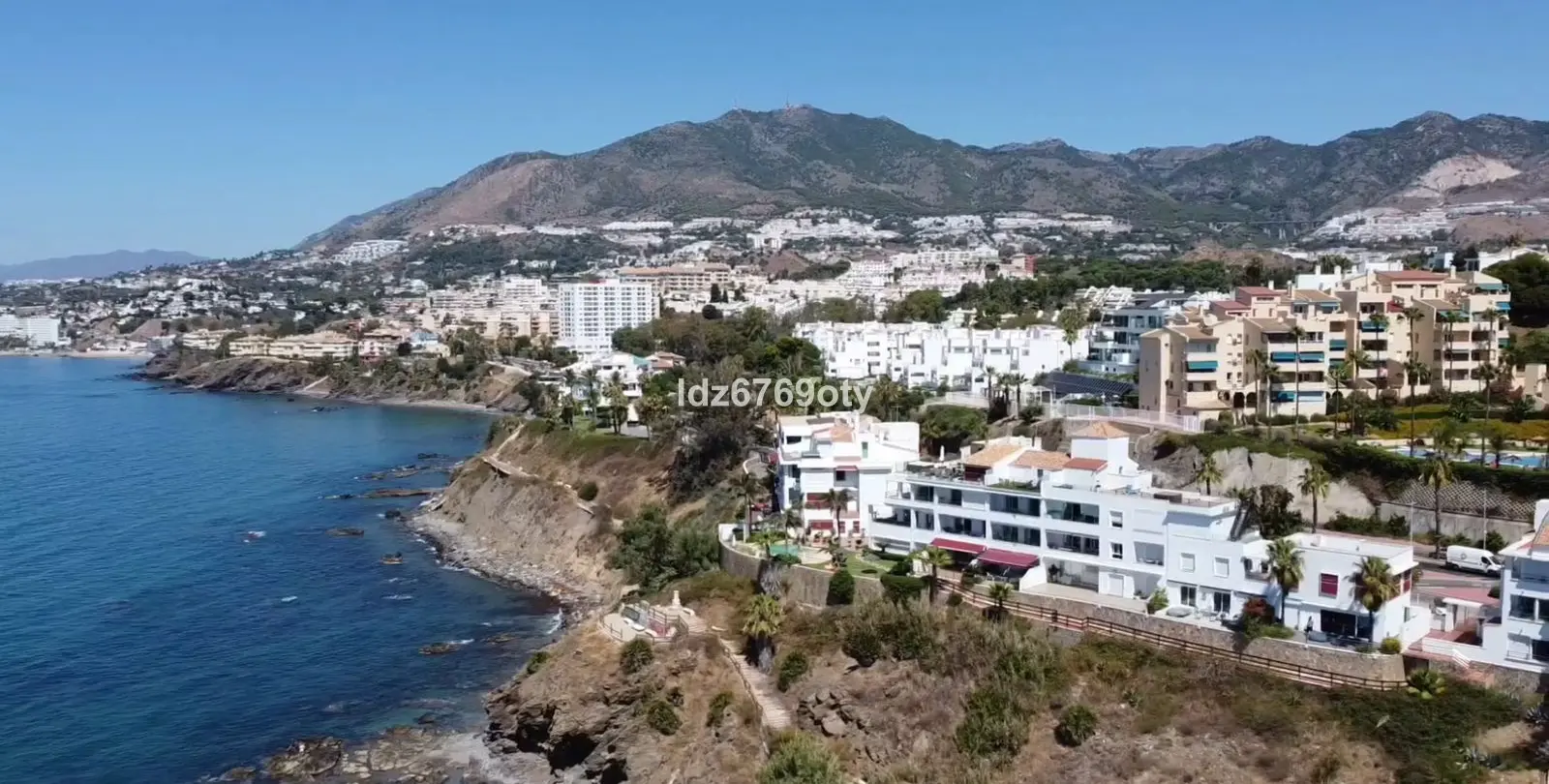 Venta de apartamento en planta media en Benalmadena Costa 37