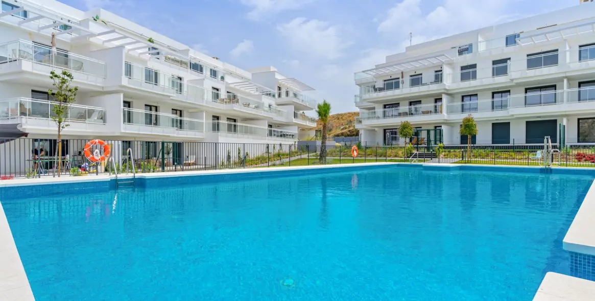 Venta de apartamento en planta media en La Cala de Mijas 1
