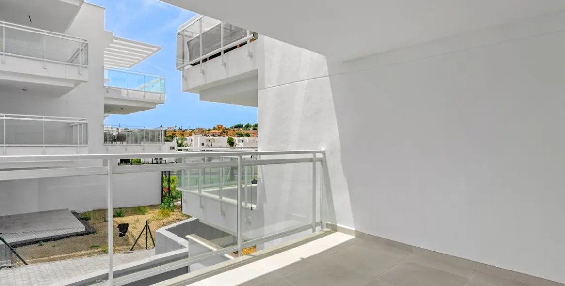 Venta de apartamento en planta media en La Cala de Mijas 10