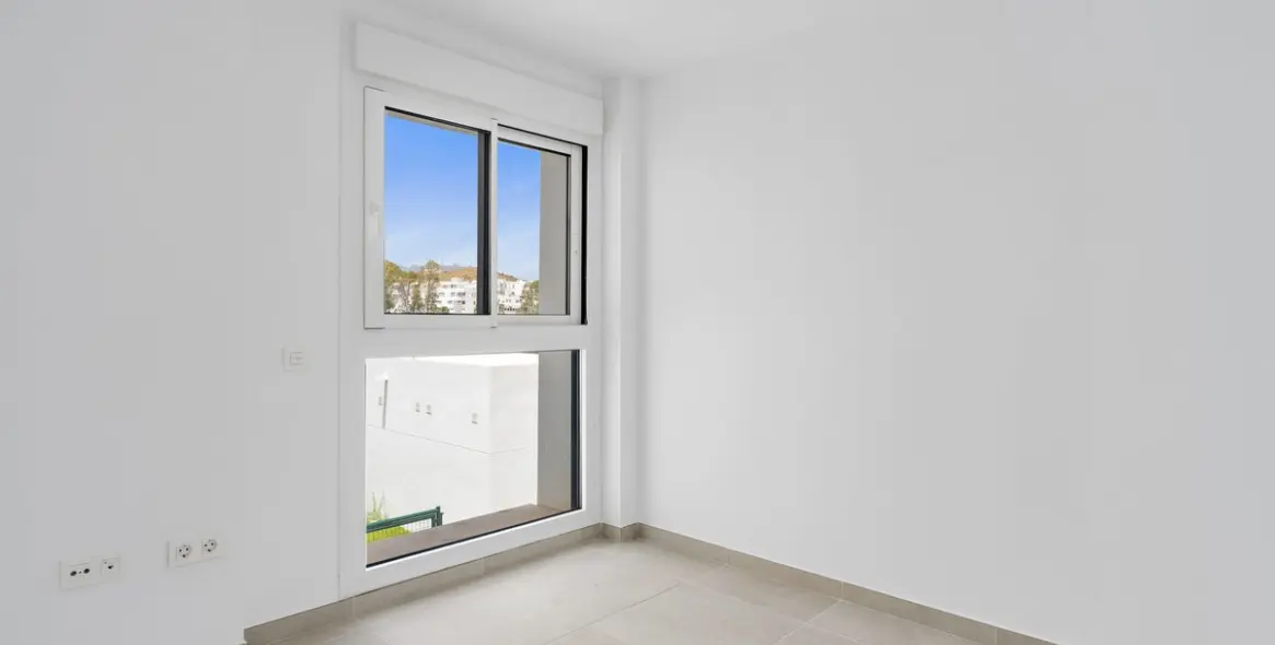 Venta de apartamento en planta media en La Cala de Mijas 12