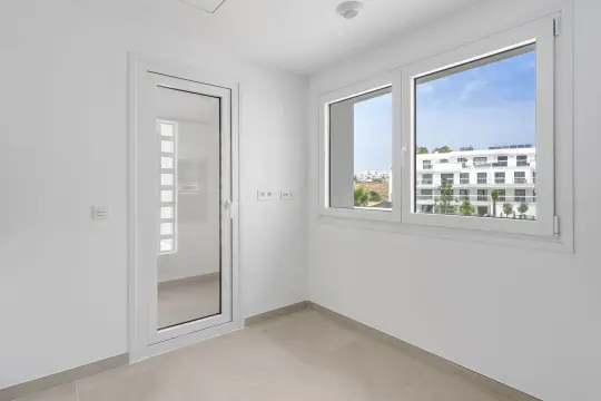 Image 4 thumb