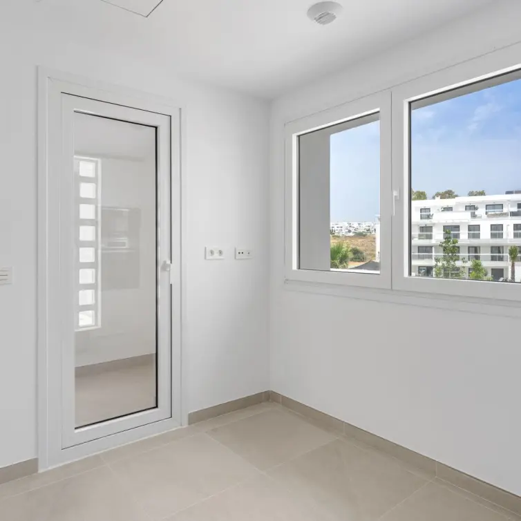 Sale of middle floor apartment in La Cala de Mijas