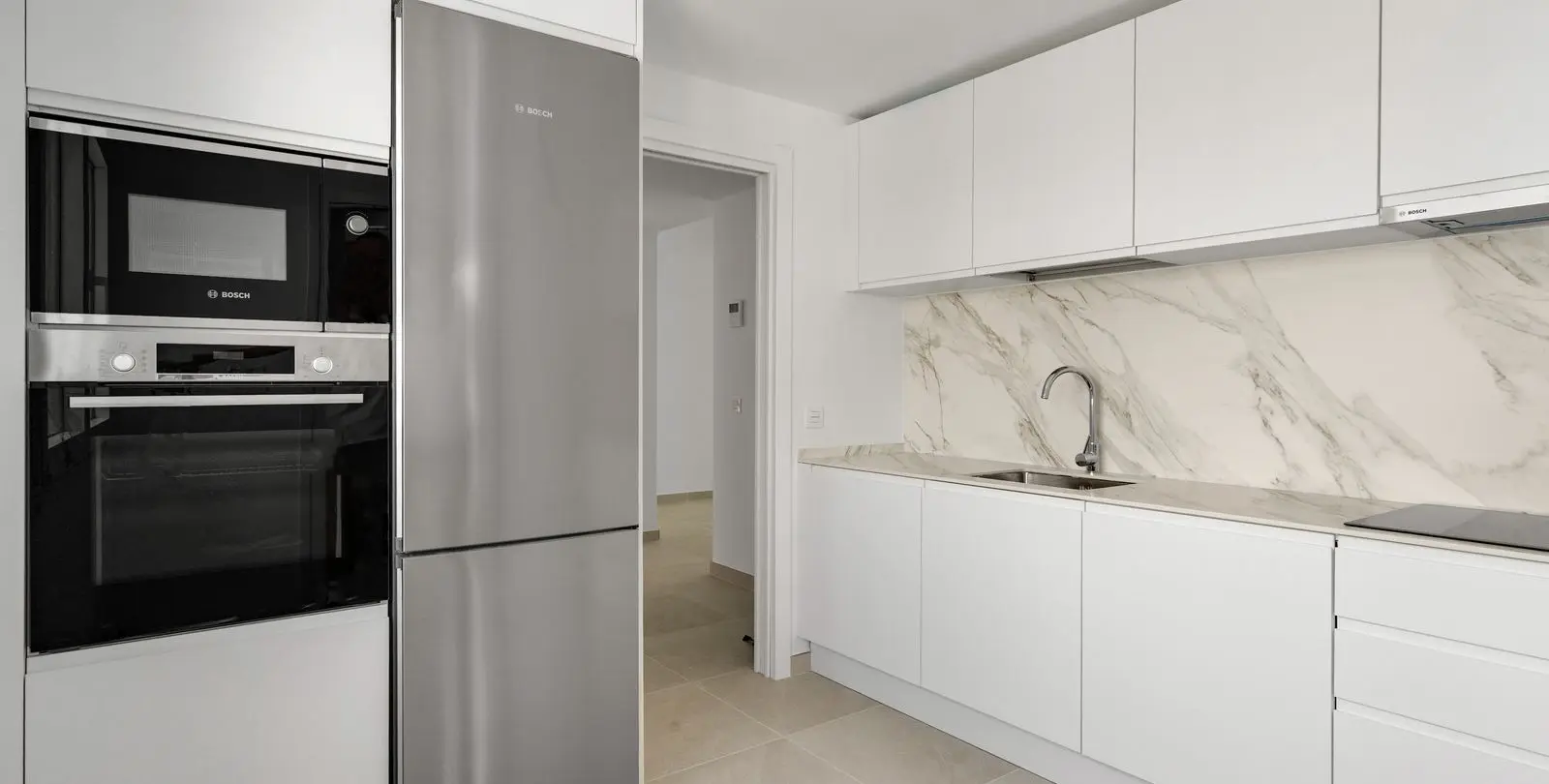 Venta de apartamento en planta media en La Cala de Mijas 5