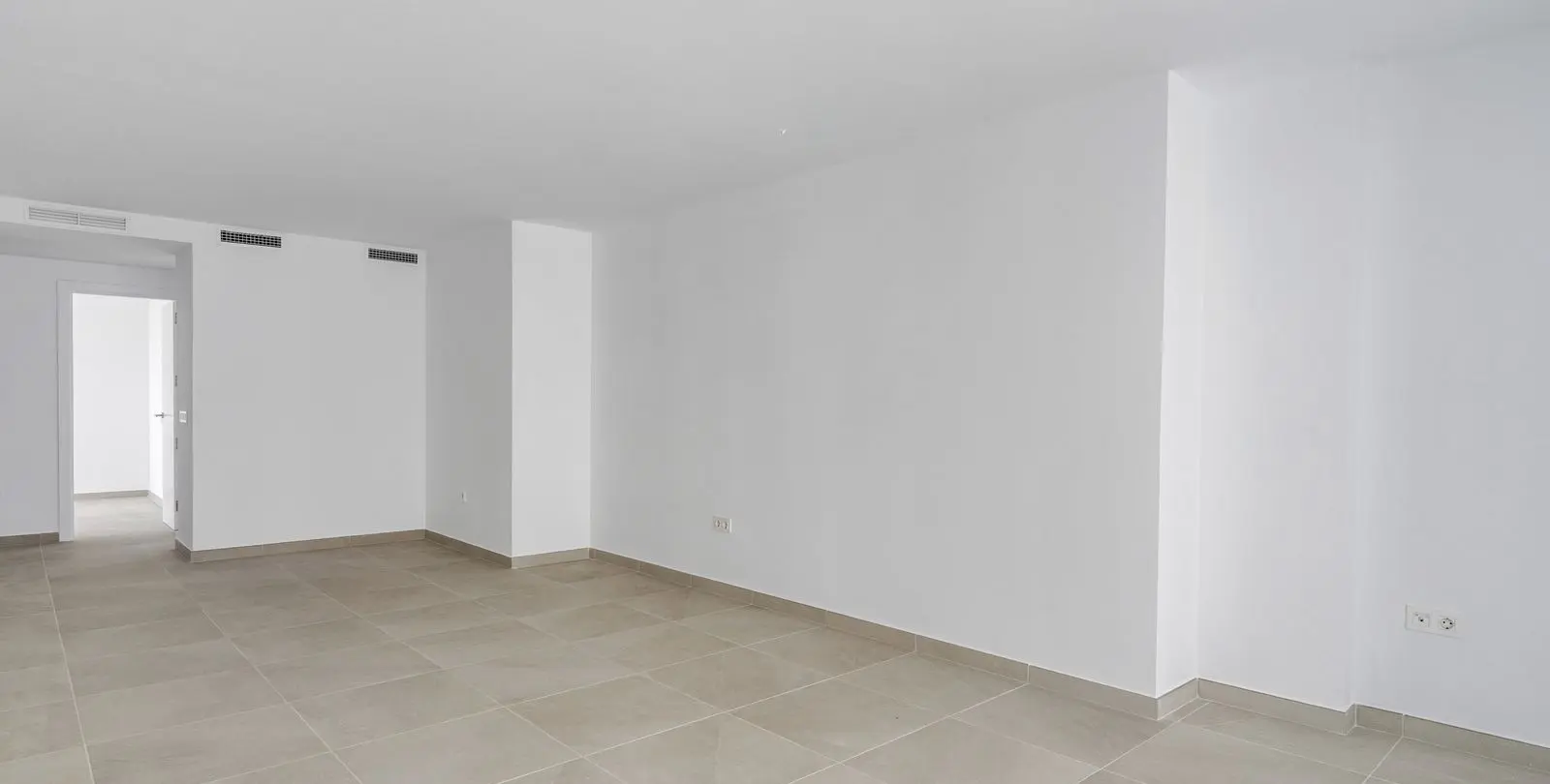 Venta de apartamento en planta media en La Cala de Mijas 9