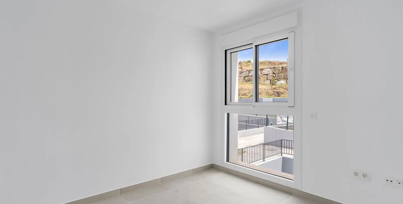 Venta de apartamento en planta media en La Cala de Mijas 14