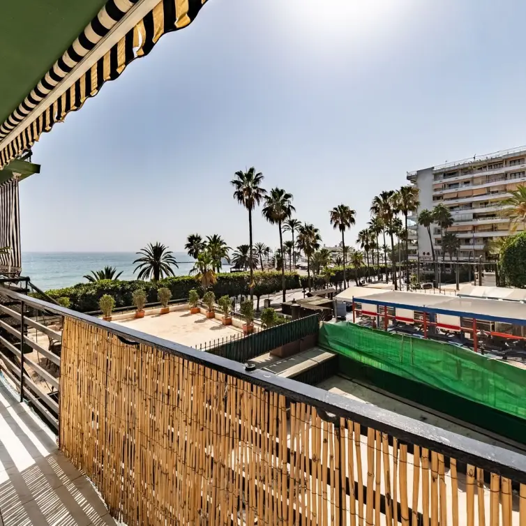 Sale of middle floor apartment in Marbella