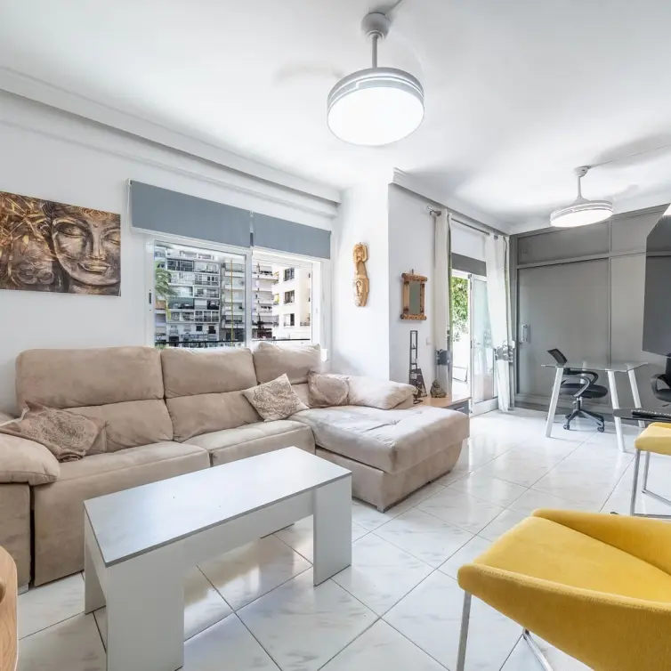 Sale of middle floor apartment in Marbella