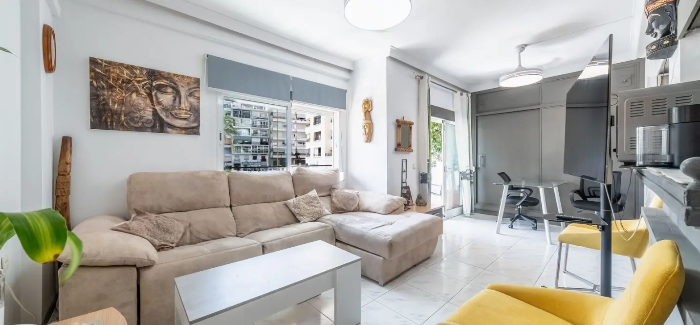 Sale of middle floor apartment in Marbella 1