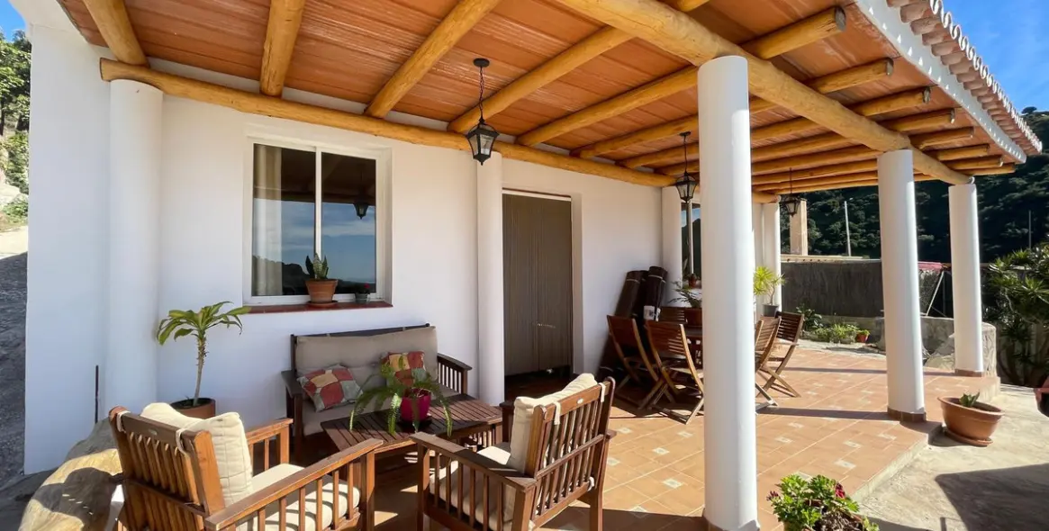 Sale of farm in Estepona 1