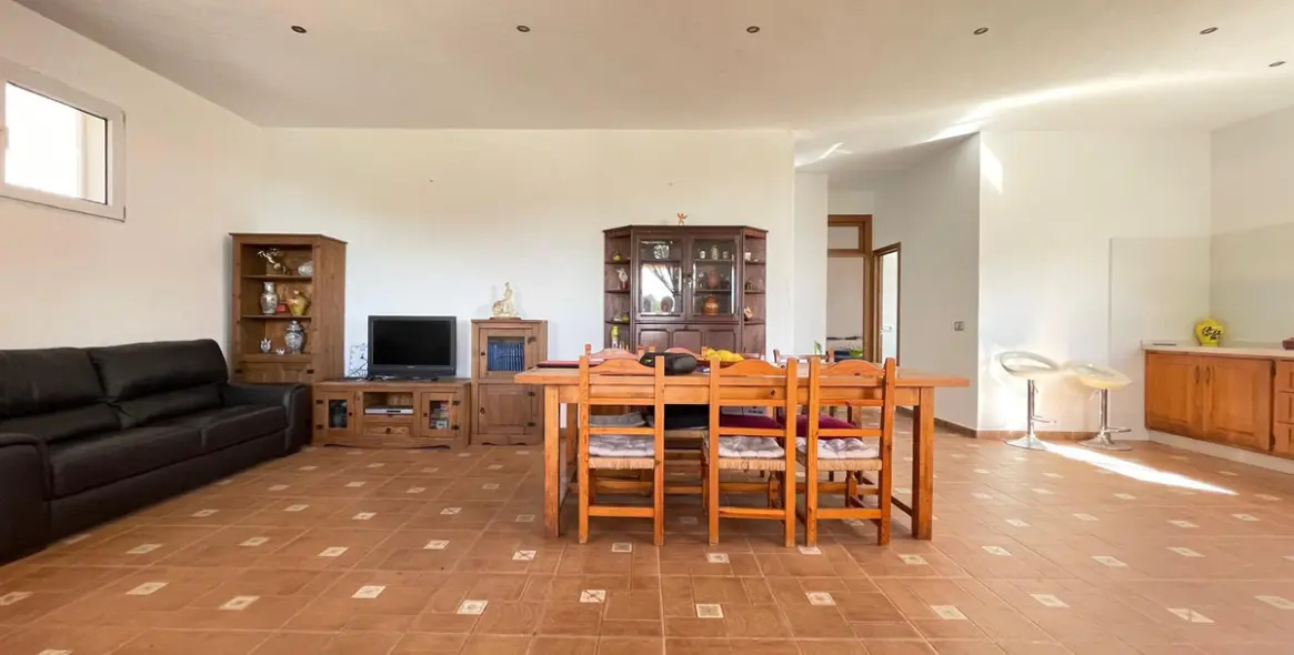 Sale of farm in Estepona 9